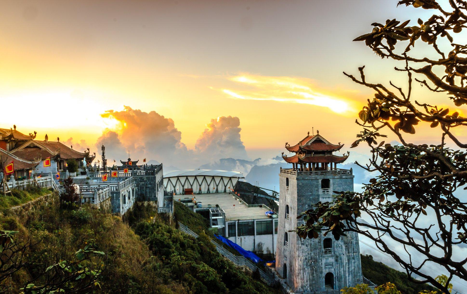Sun[-]World[-]Fansipan[-]Legend[-]giảm[-]tới[-]50%[-]giá[-]vé[-]cáp[-]treo,[-]“săn[-]mây”[-]mùa[-]này[-]tuyệt[-]đỉnh